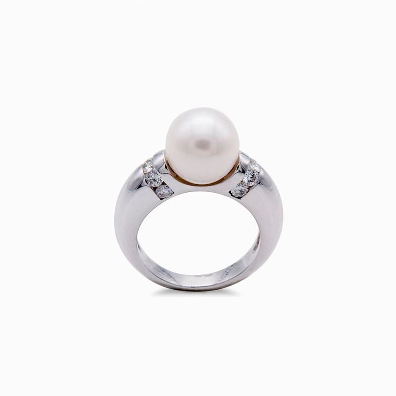 Anello in Oro, Perla e Brillanti