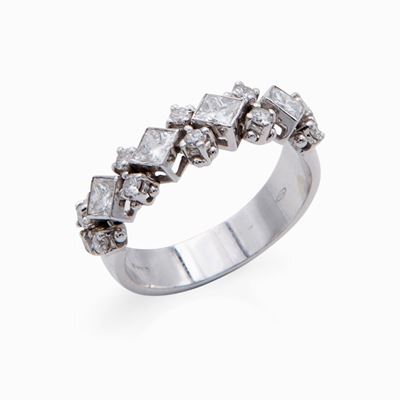 Anello in Oro, Quattro Diamanti Taglio Princess Alternati a Brillanti