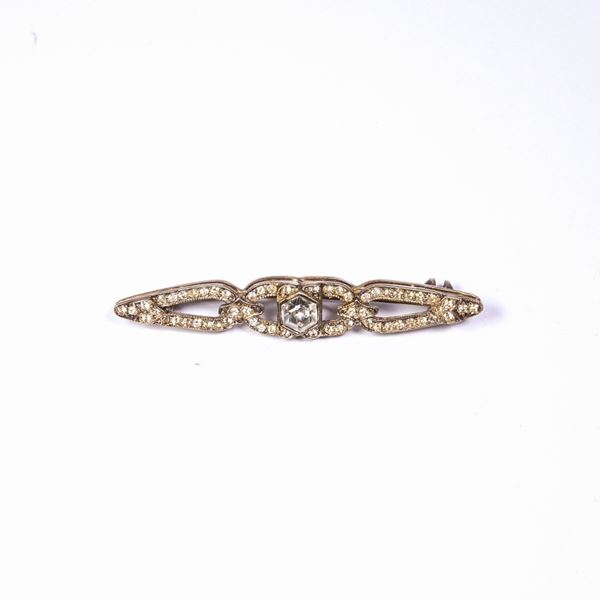 Spilla di vecchia manifattura in argento e strass.