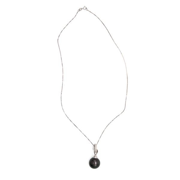 Collana con pendente perla Tahiti in oro e brillanti