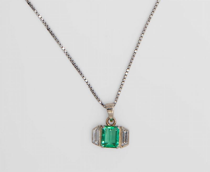Collana con Pendente in Oro Smeraldo e Diamanti