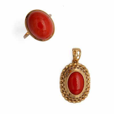 Anello e Pendente in Oro e Corallo