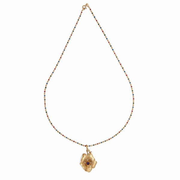 Collana con pendente in oro
