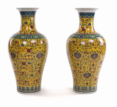 Coppia di Vasi in Porcellana, Cina, Tarda Dinastia Qing