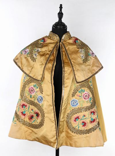 Mantello Matador in Raso di Seta Giallo Oro