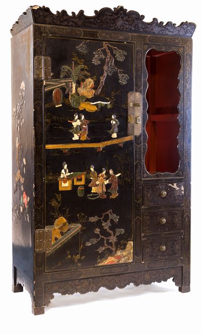 Mobile in Legno Laccato Nero, Giappone, XX Secolo