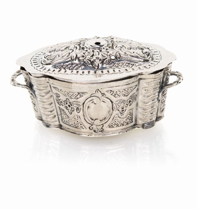 Scatola in Argento con Coperchio, XIX Secolo