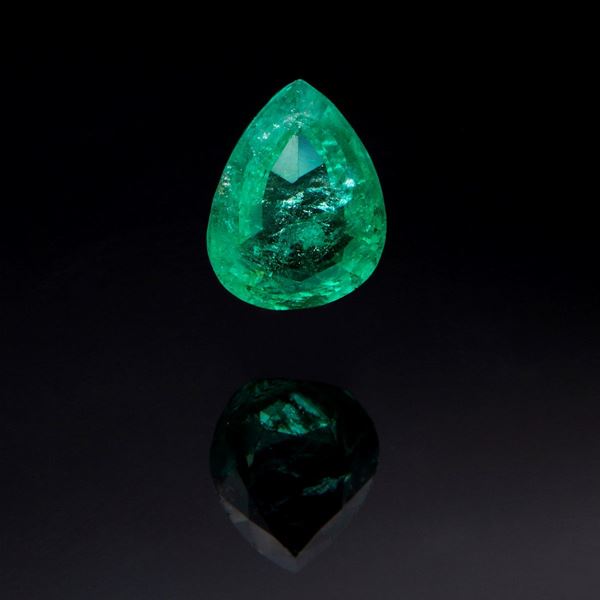 Smeraldo naturale in taglio goccia