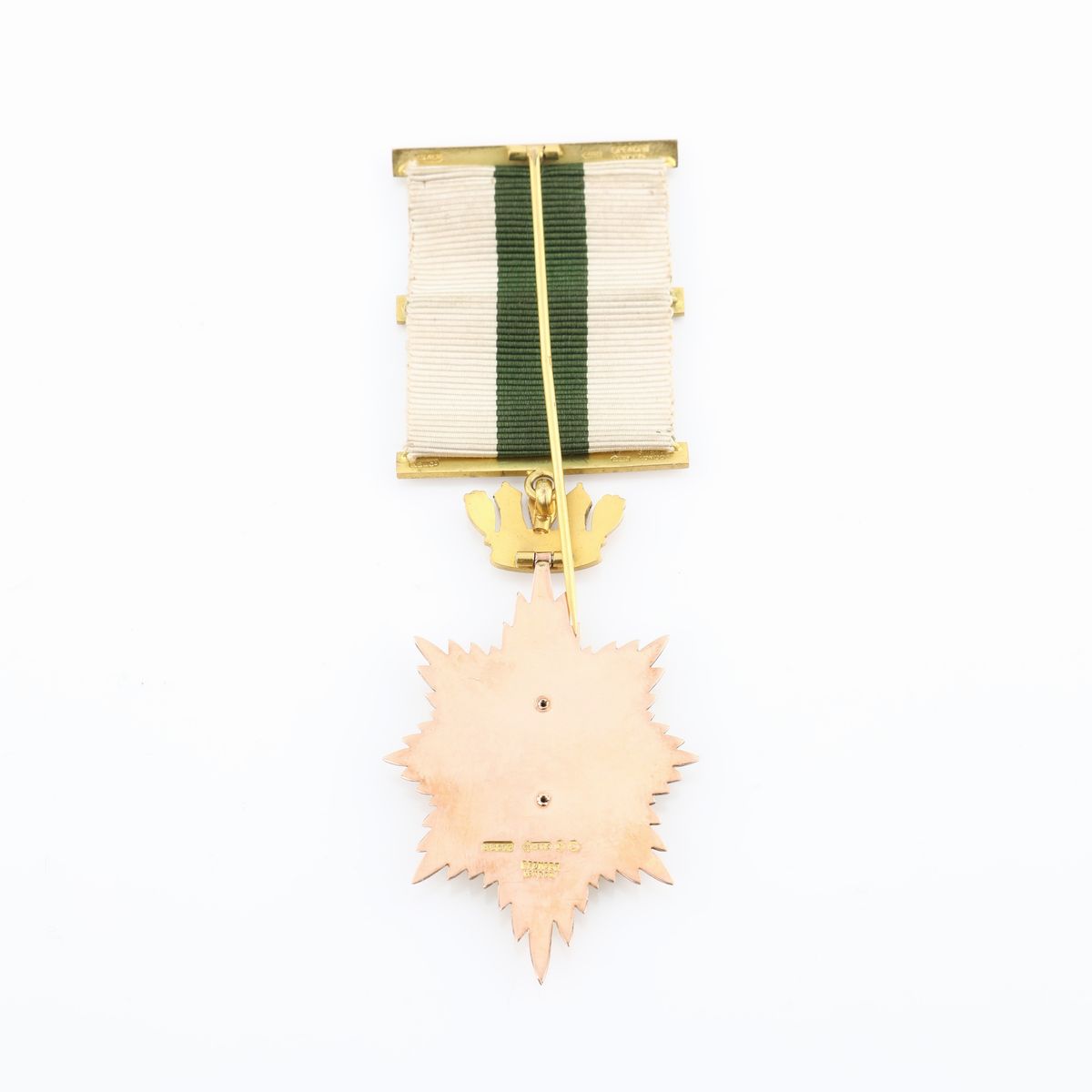 Distintivo con Coccarda e Spilla del 29th Regiment Of Foot N° 322 I.C. in Oro 9 Kt e Smalti