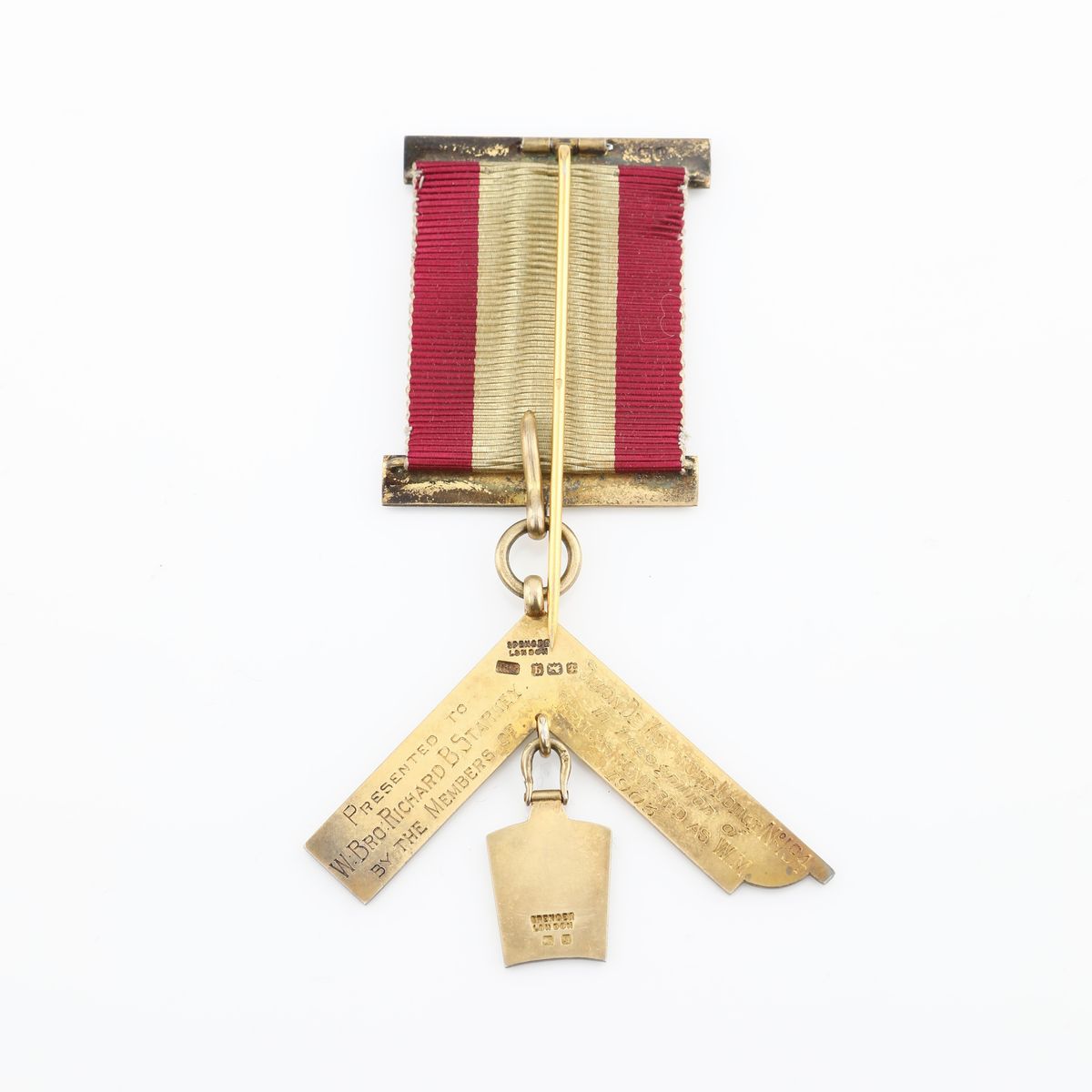 Distintivo con Coccarda e Spilla di Simon De Montford Lodge N° 194 in Argento Dorato