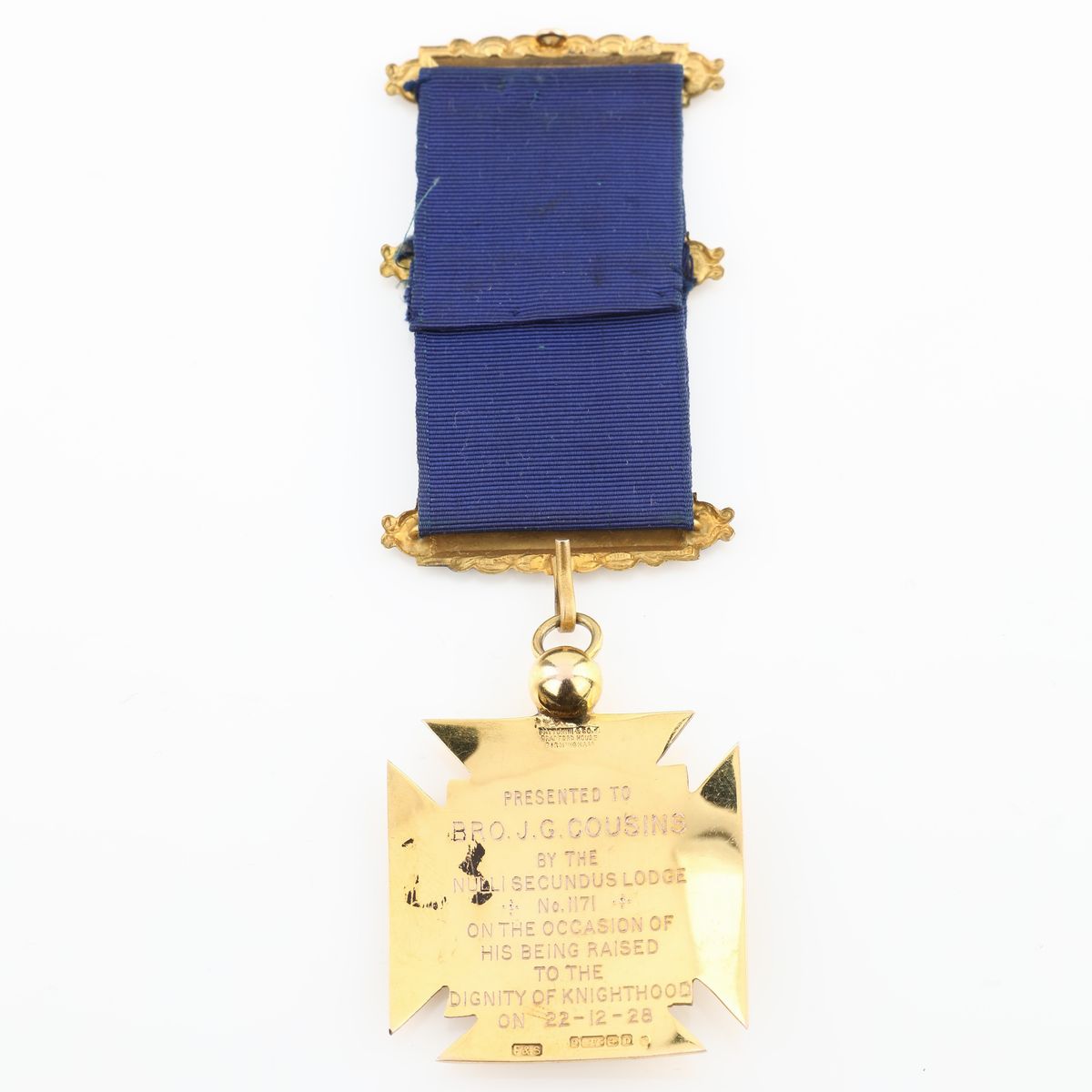 Distintivo con Coccarda del Royal Antediluvian Order Of Buffaloes in Oro 9 Kt e Smalti