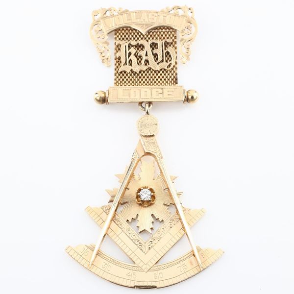 Distintivo del Wollaston Lodge in oro 9 kt con brillante 0,5 ct