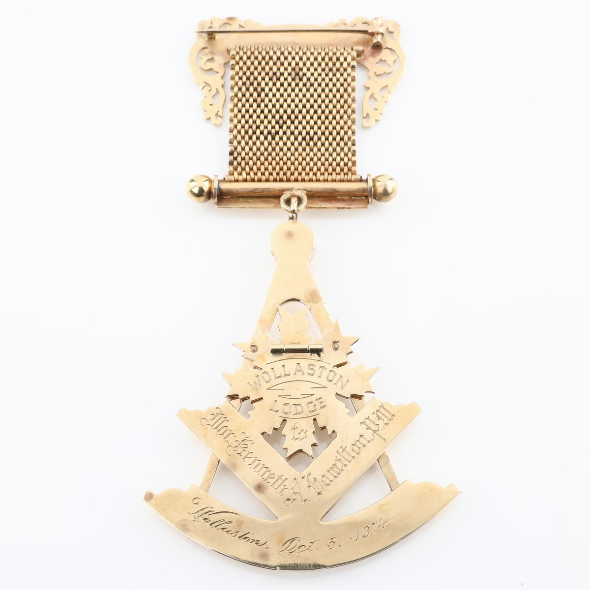 Distintivo del Wollaston Lodge in Oro 9 Kt con Brillante 0,5 Ct