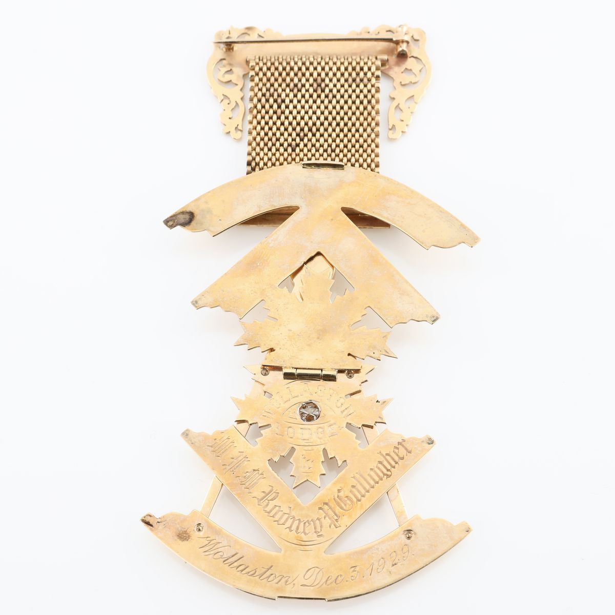 Distintivo del Wollaston Lodge in Oro 9 Kt con Brillante 0,5 Ct