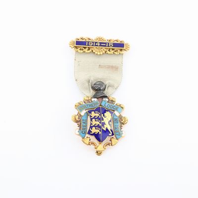 Distintivo con Coccarda e Spilla della Great Northern Lodge N° 1287 in Oro 15 Kt e Smalti