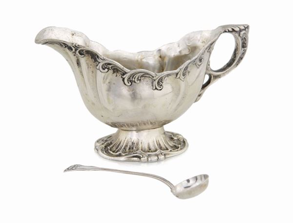 Salsiera in argento 800, inizi del XX secolo