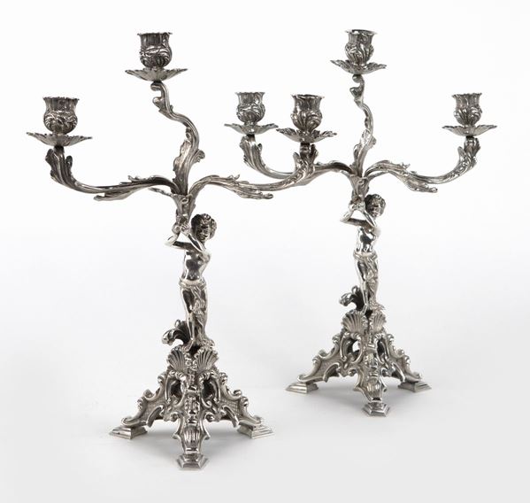 Coppia di candelabri in argento 800/1000 a tre luci, Firenze, Anni Quaranta/Cinquanta, argentiere Brandimarte