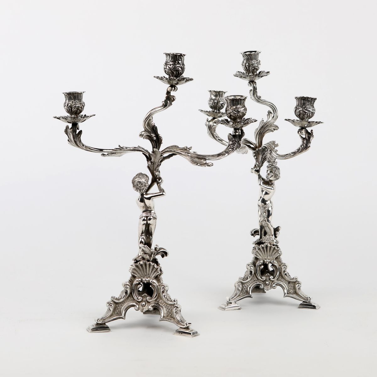 Coppia di Candelabri in Argento 800 a Tre Luci, Argentiere Brandimarte, Firenze, Anni Quaranta/ci...