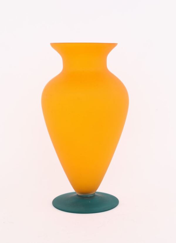 Vaso in vetro satinato arancione