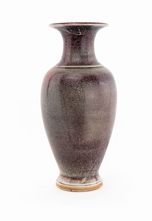 Antico vaso in ceramica sang de boeuf flambé e cracquelé, Cina