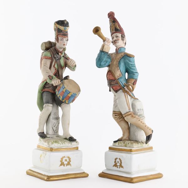 Due figure in porcellana policroma, Capodimonte