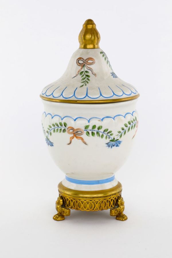 Vaso in porcellana con coperchio, manifatture Richelieu, Arco di Rosà (Vicenza)