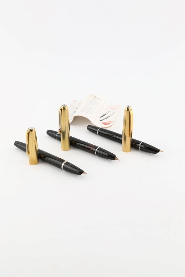 Aurora 88, tre penne stilografiche con cappuccio placcato in oro