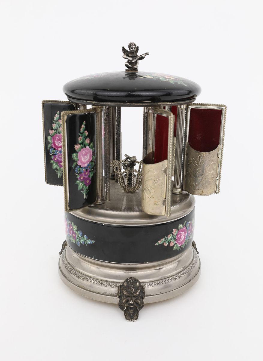 Reuge, Patent Simo Florence - Portasigarette con Carillon in Porcellana e Metallo Argentato
