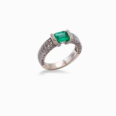 Anello in Oro Bianco, Brillanti e Smeraldo