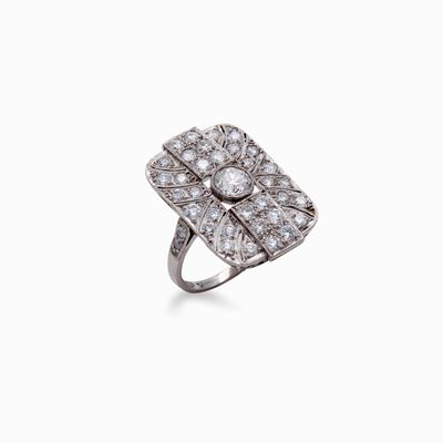 Anello degli Anni '30 Platino e Brillanti