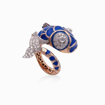 Anello in Oro e Argento, Forma a Pesce con Smalti e Diamanti