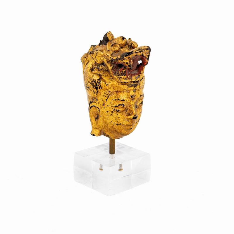 Piccola Testa di Buddha in Pietra Arenaria Laccata e Dorata, Birmania (?)
