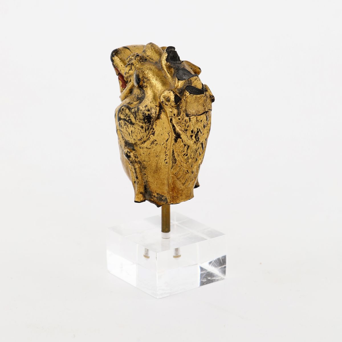 Piccola Testa di Buddha in Pietra Arenaria Laccata e Dorata, Birmania (?)