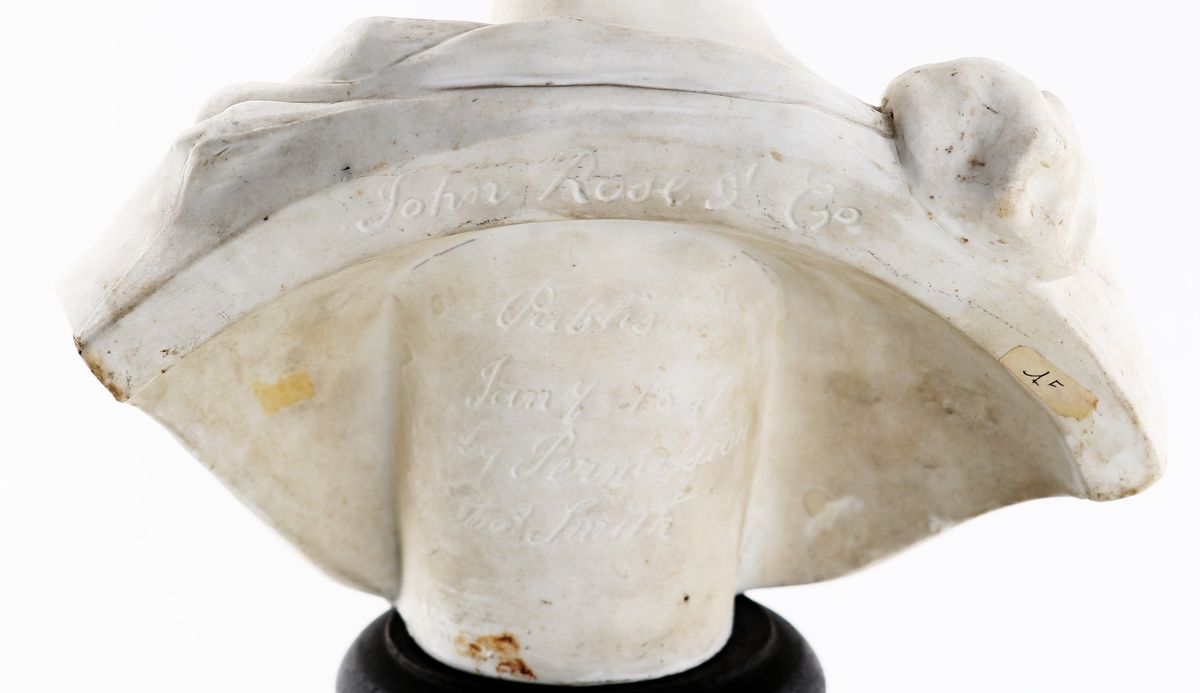 Piccolo Busto di Gentiluomo in Porcellana, Coalport, Manifattura John Rose & Co.