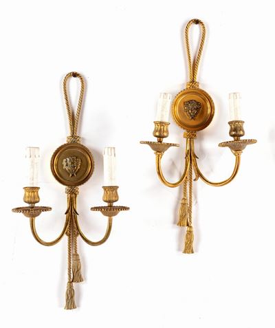 Coppia di Appliques a Due Luci in Bronzo Dorato