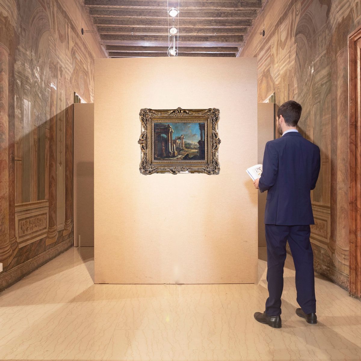 Scuola Romana del XVIII Secolo - Capriccio con Architetture Classiche e Figure