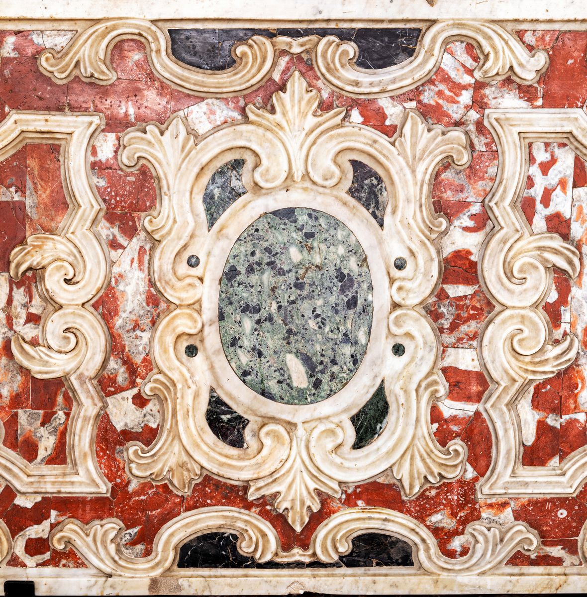 Piano Rettangolare in Marmo Bianco Scolpito, Roma, XVII Secolo