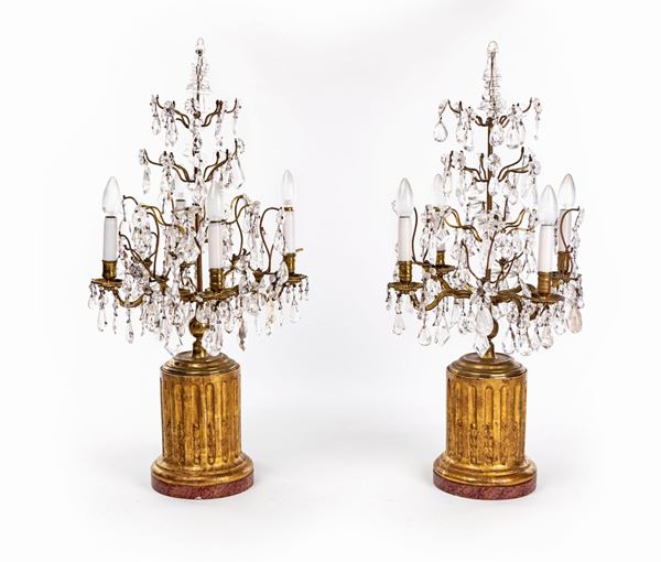 Coppia di girandoles in bronzo dorato e cristallo di rocca, XVIII secolo  - Asta Antiquariato - Casa d'Aste Arcadia