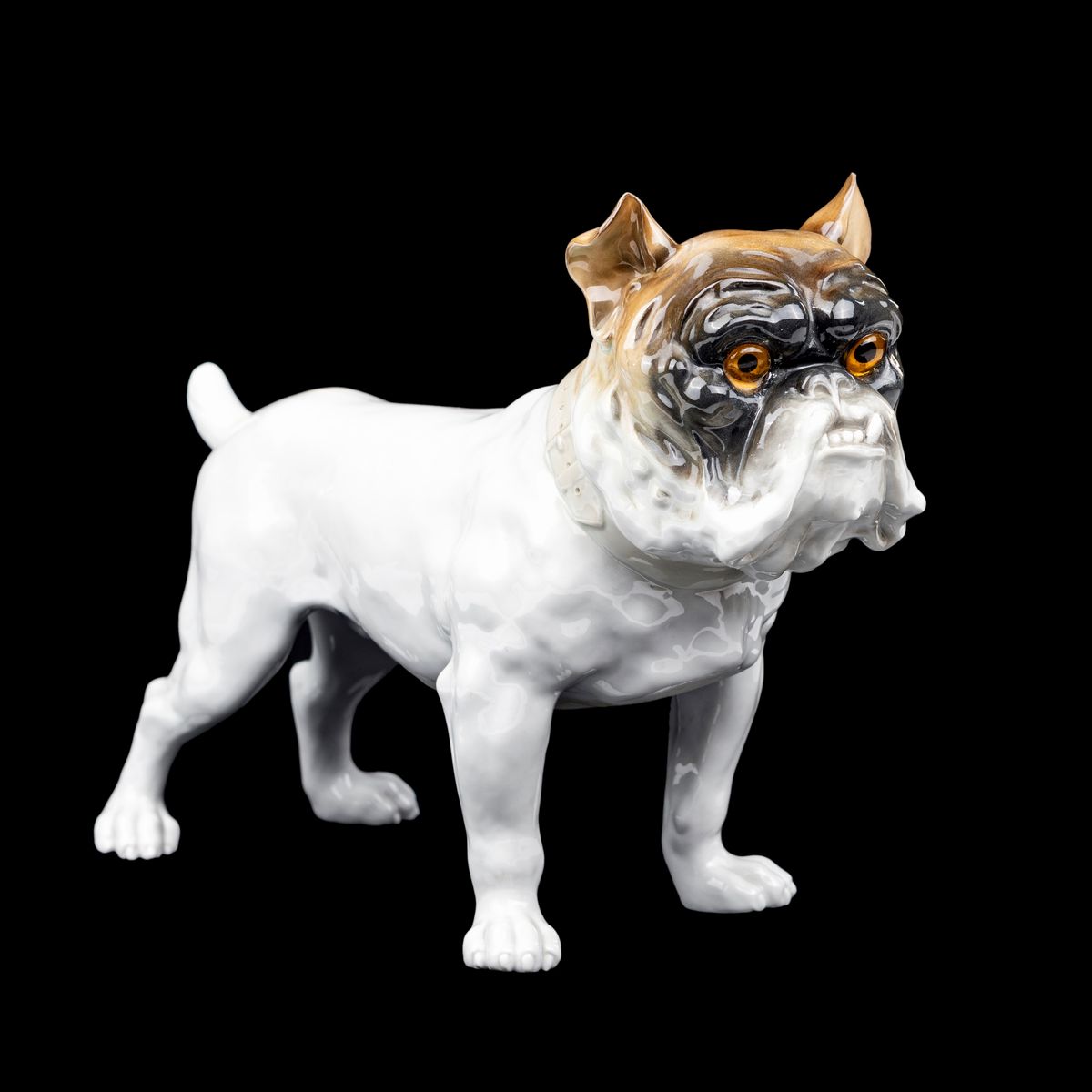 Bulldog Inglese in Porcellana Bianca