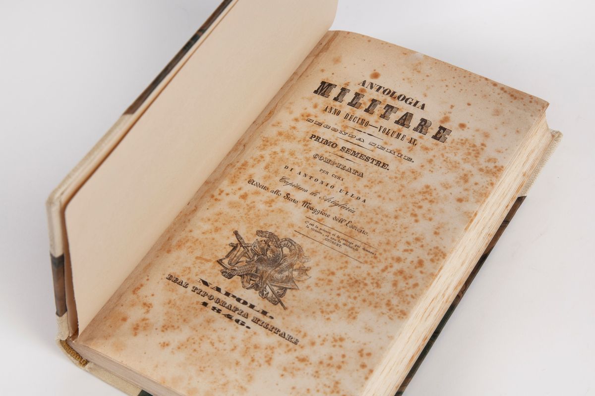 Lotto di Tre Libri di Argomento Militare