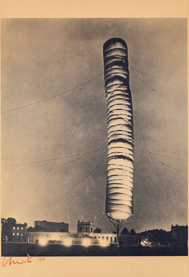 Christo - 5.600 Cubicmeter Package, Documenta IV, Kassel, 1967/68
