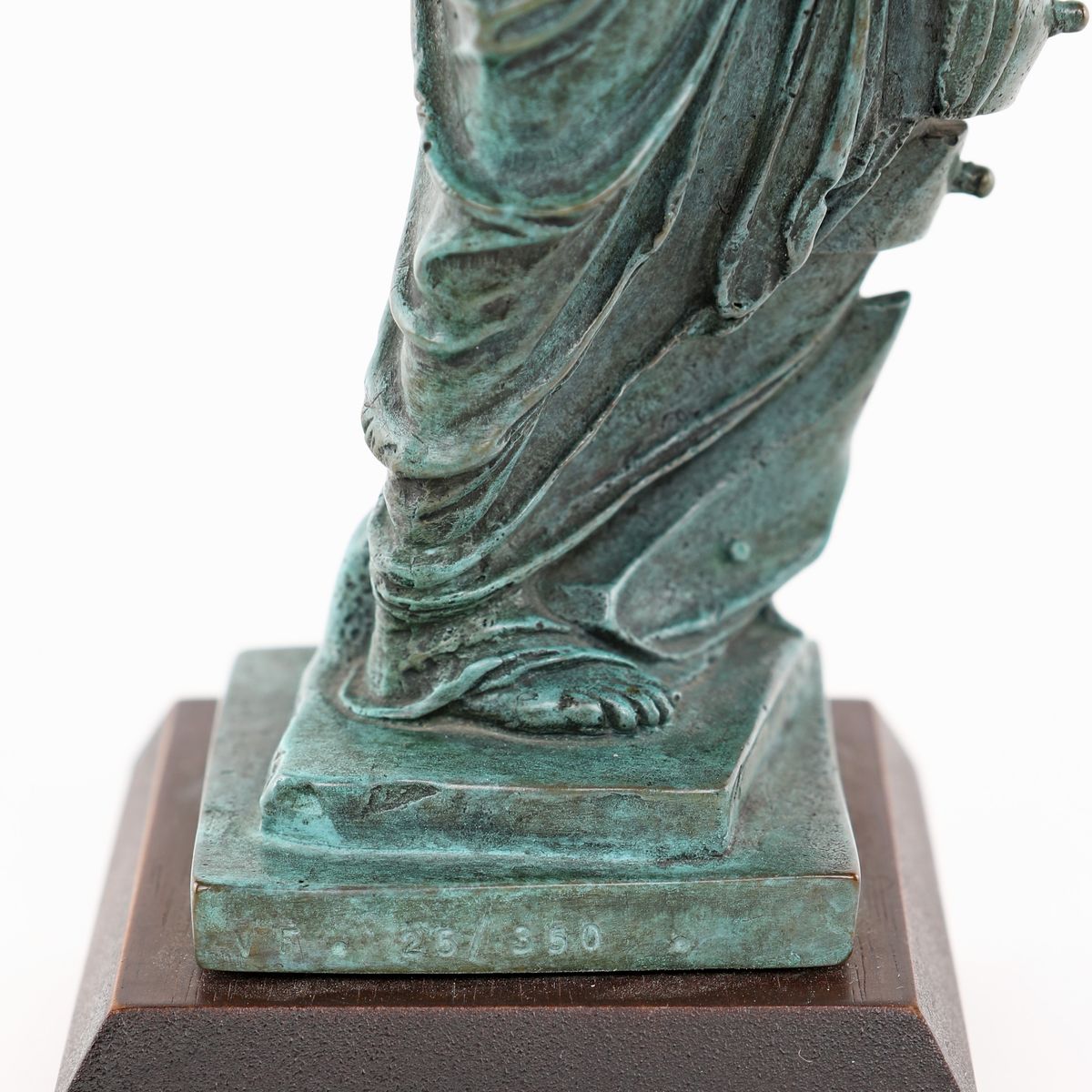 Salvador Dalì - Venus De Milo Aux Tiroirs