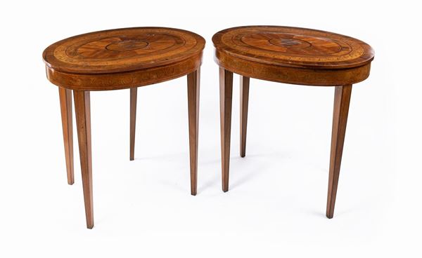 Coppia di tavolini ovali in ciliegio, XIX secolo