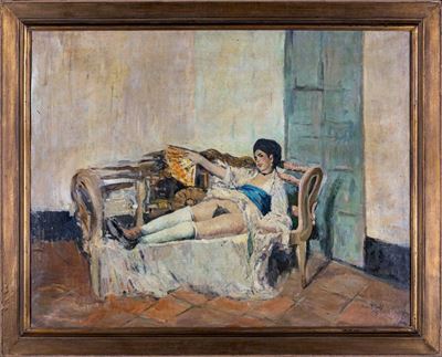 Donna Distesa sul Divano