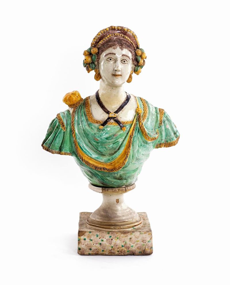 Busto Femminile in Maiolica, Italia Meridionale