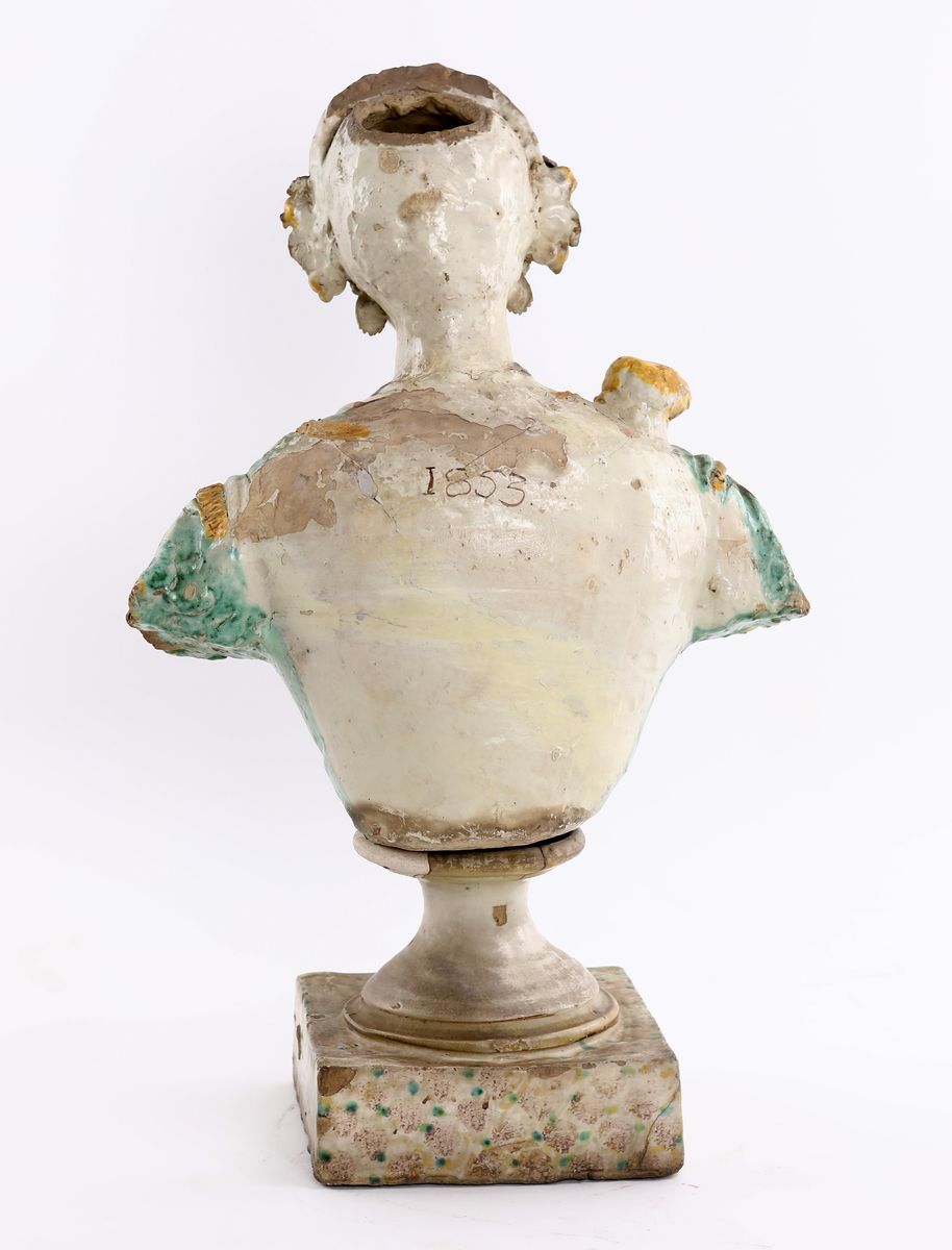 Busto Femminile in Maiolica, Italia Meridionale