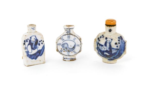 Tre snuff bottles in porcellana bianca, Cina, XX secolo  - Asta Asta A Tempo - Antiquariato - Casa d'Aste Arcadia