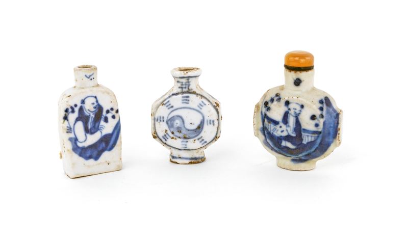 Tre Snuff Bottles in Porcellana Bianca, Cina, XX Secolo