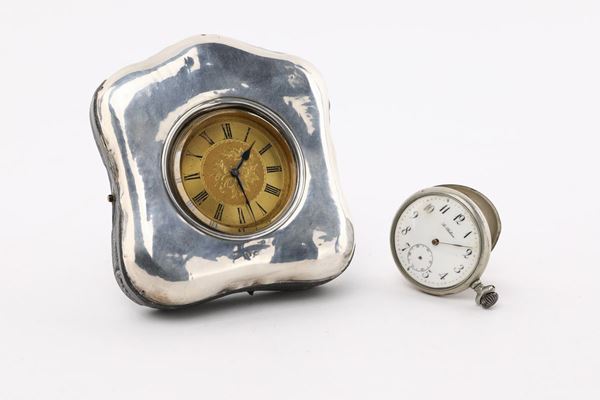 Due orologi da tasca remontoir in metallo, inizi del XX secolo