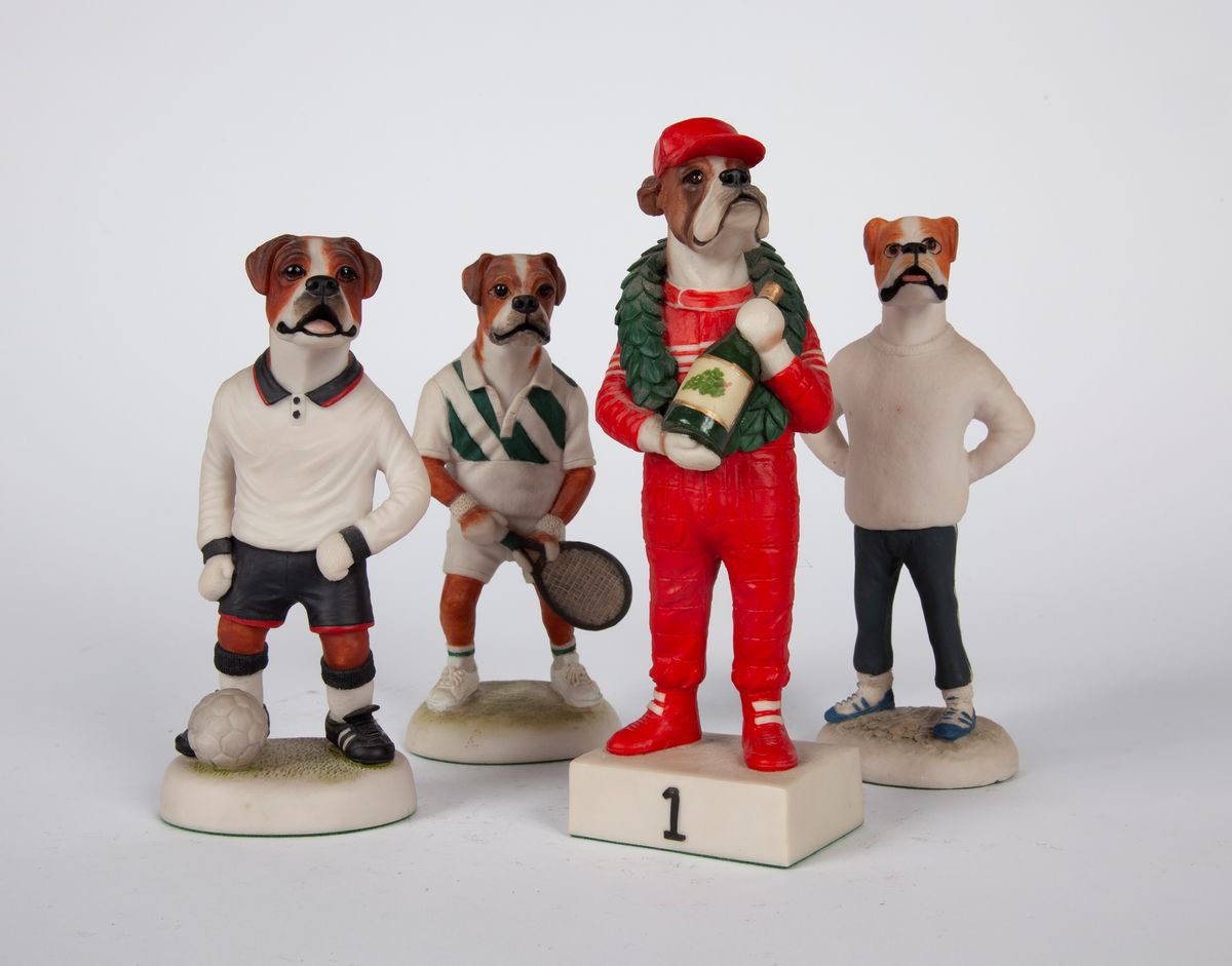 Quattro Figure di Cane Boxer, Robert Harrop Doggie People Collection, Inghilterra